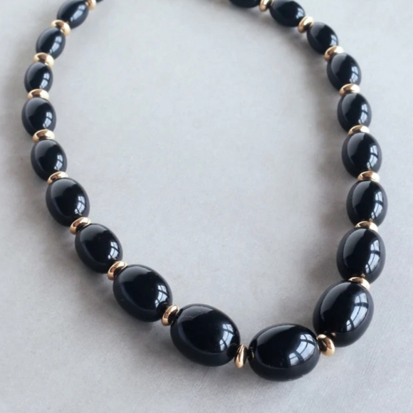 Rare Vintage Signed Napier Black Lucite Oval Beads Gold Tone Spacers Necklace - Picture 6 of 6
